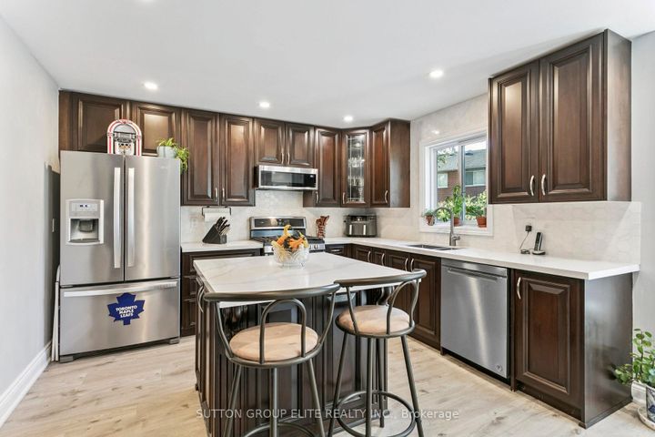 Photo 9 at 5824 Prairie Circle, Lisgar, Mississauga