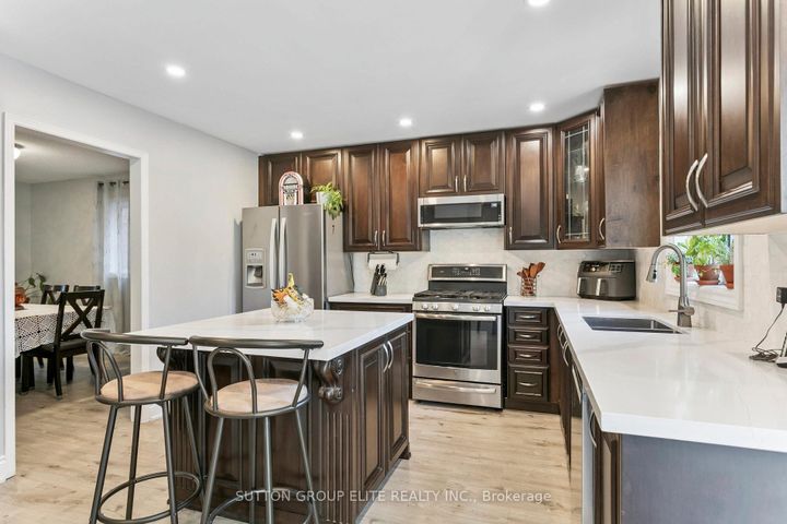 Photo 10 at 5824 Prairie Circle, Lisgar, Mississauga