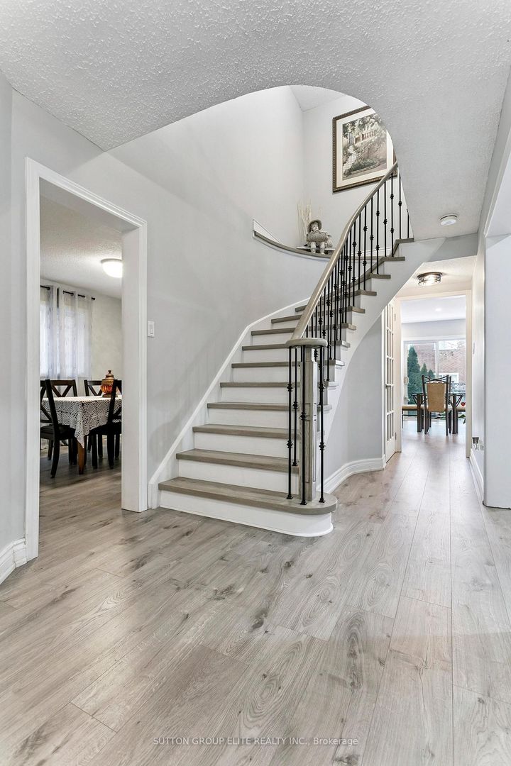 Photo 19 at 5824 Prairie Circle, Lisgar, Mississauga