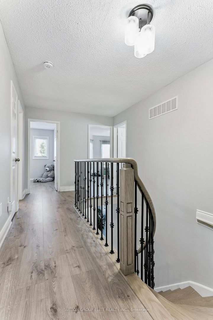 Photo 21 at 5824 Prairie Circle, Lisgar, Mississauga