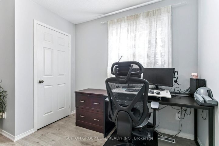 Photo 23 at 5824 Prairie Circle, Lisgar, Mississauga