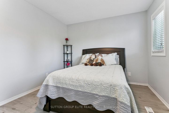 Photo 26 at 5824 Prairie Circle, Lisgar, Mississauga