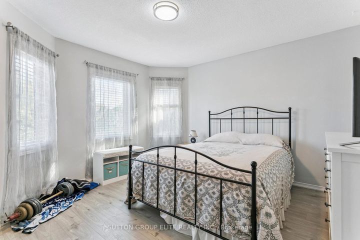 Photo 27 at 5824 Prairie Circle, Lisgar, Mississauga