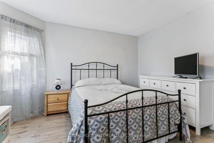 Photo 28 at 5824 Prairie Circle, Lisgar, Mississauga