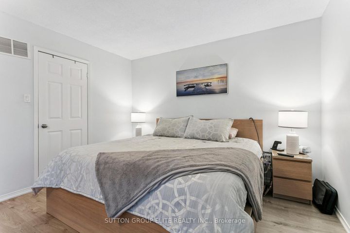 Photo 32 at 5824 Prairie Circle, Lisgar, Mississauga