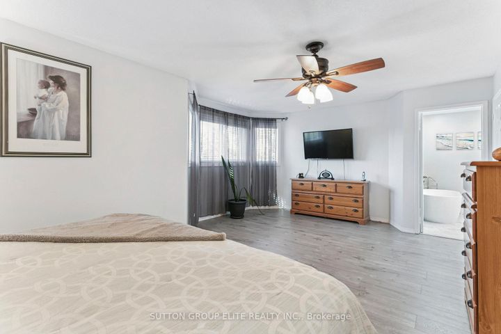 Photo 33 at 5824 Prairie Circle, Lisgar, Mississauga