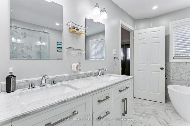 Photo 36 at 5824 Prairie Circle, Lisgar, Mississauga