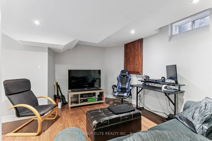 Photo 41 at 5824 Prairie Circle, Lisgar, Mississauga