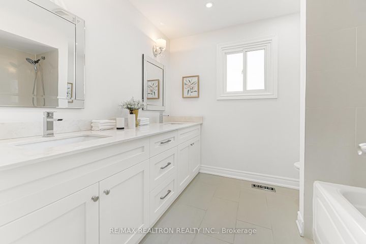 Photo 35 at 78 Soho Crescent, Markville, Markham