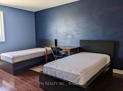 Photo 4 at 67 - 121 L'amoreaux Drive, L'Amoreaux, Toronto