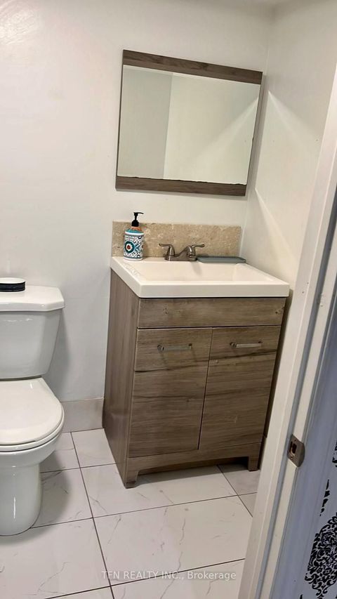 Photo 9 at 67 - 121 L'amoreaux Drive, L'Amoreaux, Toronto