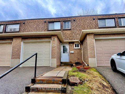 Photo 13 at 67 - 121 L'amoreaux Drive, L'Amoreaux, Toronto