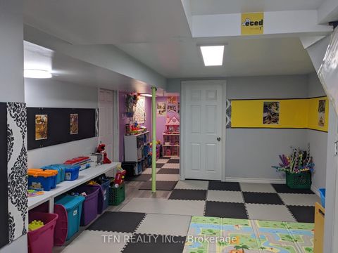 Photo 14 at 67 - 121 L'amoreaux Drive, L'Amoreaux, Toronto