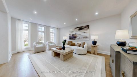 Photo 2 at 7 Boake Trail, Bayview Hill, Richmond Hill