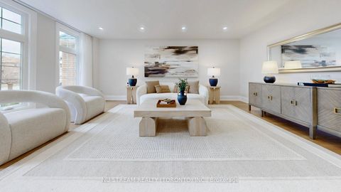 Photo 4 at 7 Boake Trail, Bayview Hill, Richmond Hill