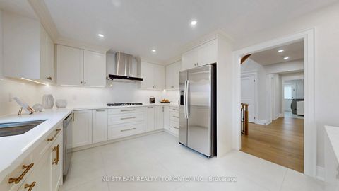 Photo 16 at 7 Boake Trail, Bayview Hill, Richmond Hill