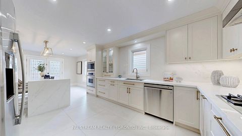 Photo 17 at 7 Boake Trail, Bayview Hill, Richmond Hill