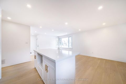 Photo 5 at 49 Amiens Road, West Hill, Toronto