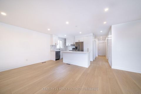 Photo 9 at 49 Amiens Road, West Hill, Toronto