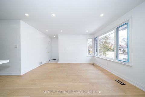 Photo 11 at 49 Amiens Road, West Hill, Toronto