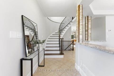 Photo 3 at 219 Regency View Heights, Rural Vaughan, Vaughan