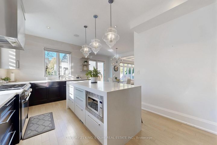 Photo 17 at 8 Parkway Avenue, Markham Village, Markham