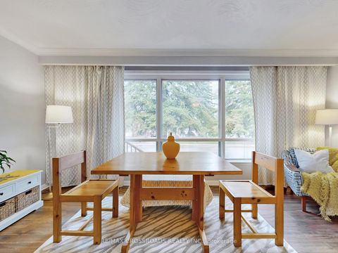 Photo 8 at 366 Palmer Avenue, Harding, Richmond Hill