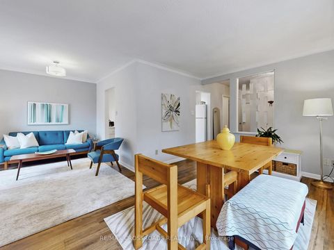 Photo 9 at 366 Palmer Avenue, Harding, Richmond Hill