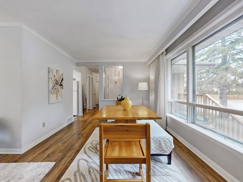 Photo 10 at 366 Palmer Avenue, Harding, Richmond Hill