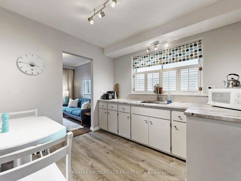 Photo 14 at 366 Palmer Avenue, Harding, Richmond Hill