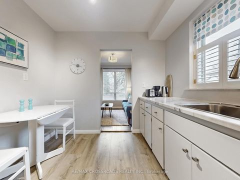 Photo 15 at 366 Palmer Avenue, Harding, Richmond Hill