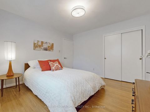 Photo 18 at 366 Palmer Avenue, Harding, Richmond Hill