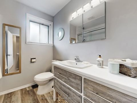 Photo 22 at 366 Palmer Avenue, Harding, Richmond Hill