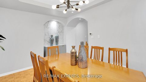 Photo 11 at 11 Crew Crescent, Maple, Vaughan