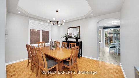 Photo 13 at 11 Crew Crescent, Maple, Vaughan