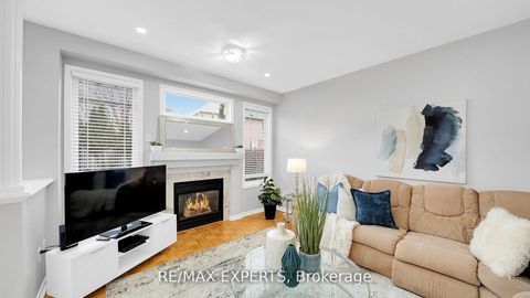 Photo 15 at 11 Crew Crescent, Maple, Vaughan