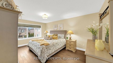 Photo 22 at 11 Crew Crescent, Maple, Vaughan