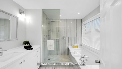 Photo 23 at 11 Crew Crescent, Maple, Vaughan