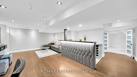 Photo 31 at 11 Crew Crescent, Maple, Vaughan