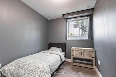 Photo 5 at 402 B - 5279 Highway 7, Vaughan Grove, Vaughan