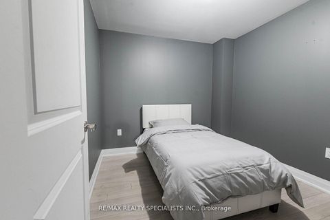 Photo 17 at 402 B - 5279 Highway 7, Vaughan Grove, Vaughan