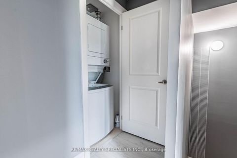 Photo 18 at 402 B - 5279 Highway 7, Vaughan Grove, Vaughan