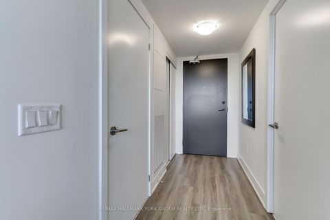 Photo 10 at 419 - 185 Deerfield Road, Central Newmarket, Newmarket