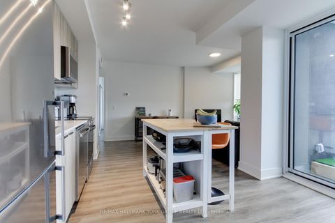 Photo 15 at 419 - 185 Deerfield Road, Central Newmarket, Newmarket