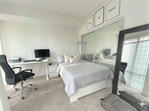 Photo 3 at 608 - 832 Bay Street, Bay Street Corridor, Toronto