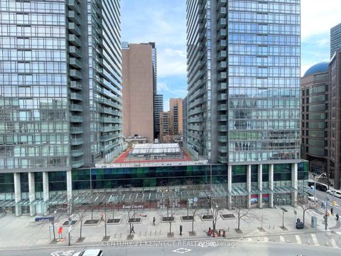 Photo 11 at 608 - 832 Bay Street, Bay Street Corridor, Toronto