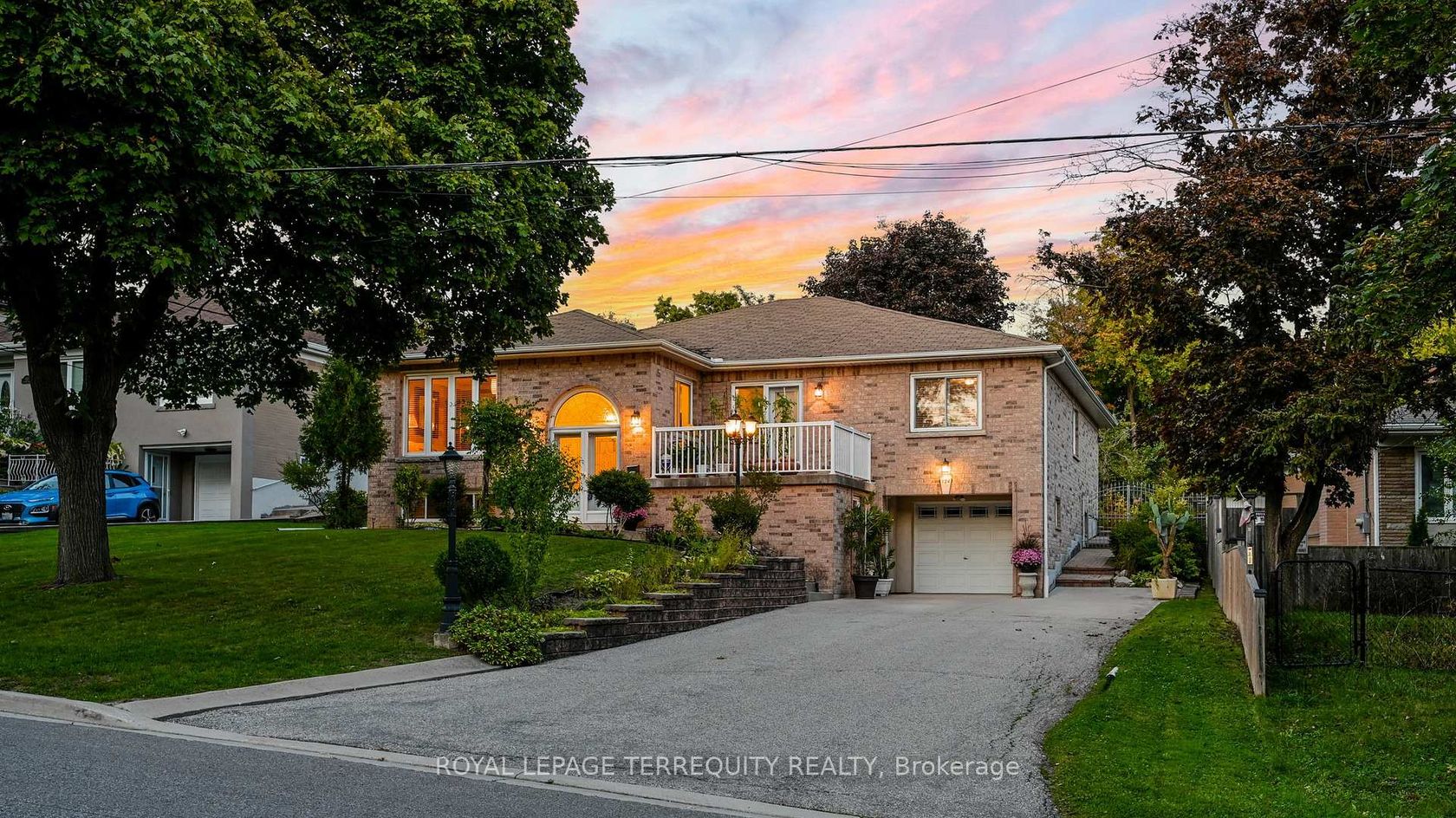 134 Hadrian Drive, Old Rexdale, Toronto photo 4