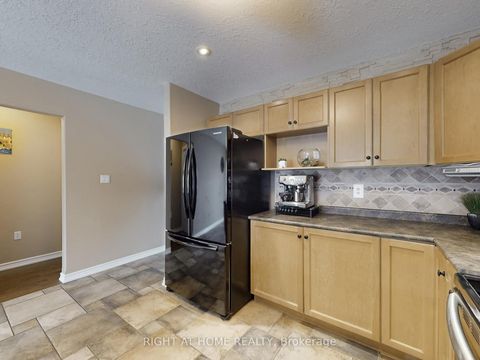 Photo 9 at 204 Proclamation Drive, Shore, Barrie