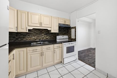 Photo 18 at 902 - 3390 Weston Road, Humbermede, Toronto