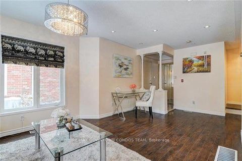 Photo 6 at 154 - 18 Clark Avenue W, Yorkhill, Vaughan